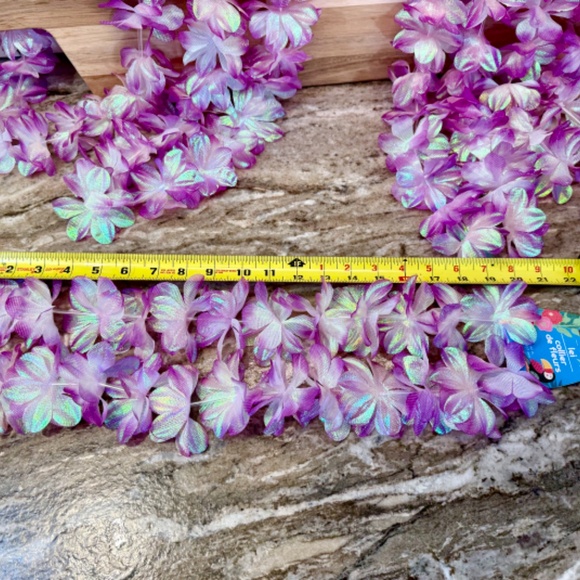 5 Purple Lavender Hawaiian Flower Lei Necklace Garland Tropical Beach Party NWT - Picture 5 of 5